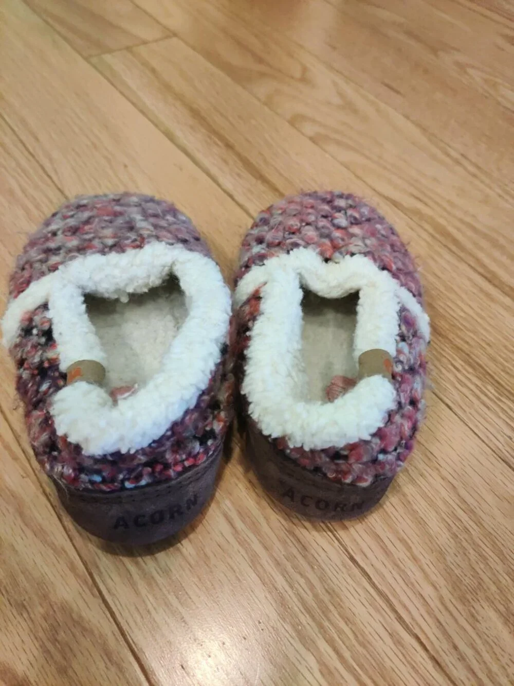 Acorn Slippers size toddler 10-11